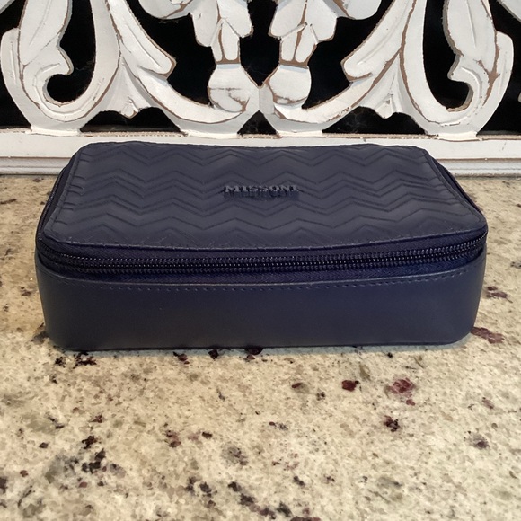Missoni Delta First Class Blue Toiletry Zipper Travel Bag - Picture 3 of 7